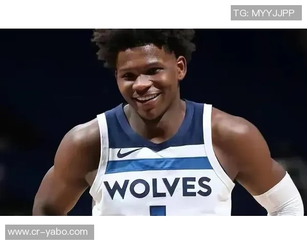 爱德华兹称赞克拉克表现出色称其提升球队整体防守能力