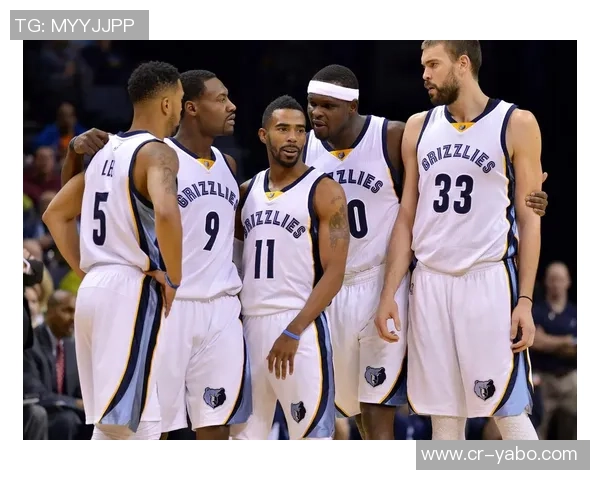 克莱回忆灰熊恶行22年季后赛致队友胳膊肘骨折的惨痛经历