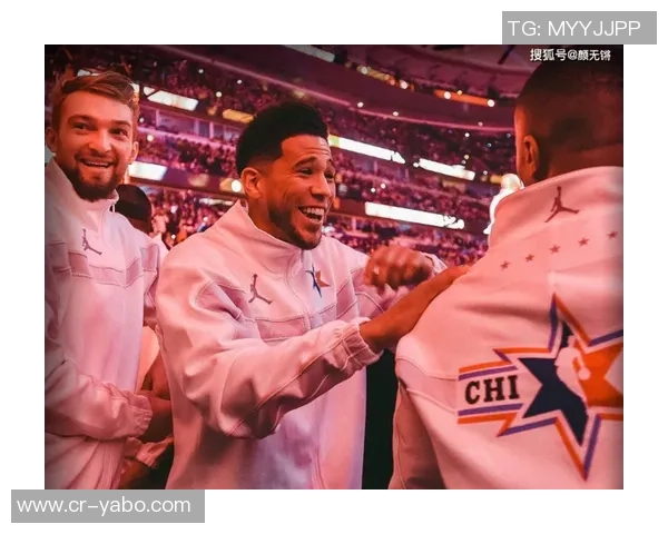 阿伦对布克全明星投票排名感到惊讶认为其表现完全值得更高认可 阿伦对布克全明星投票排名感到惊讶认为其表现完全值得更高认可