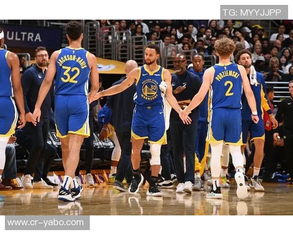 勇士替补表现出色波杰姆正负值领先首发四人全负库里最低仅为负21 勇士替补表现出色波杰姆正负值领先首发四人全负库里最低仅为负21