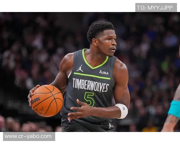 爱德华兹单节狂砍17分全场30分助球队掀起胜利浪潮 爱德华兹单节狂砍17分全场30分助球队掀起胜利浪潮