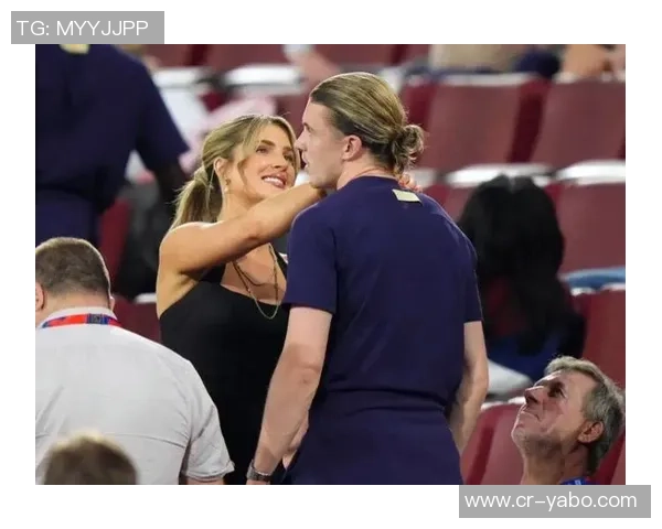 英格兰太太团成员归来加拉格尔模特女友分享生活点滴感慨万千