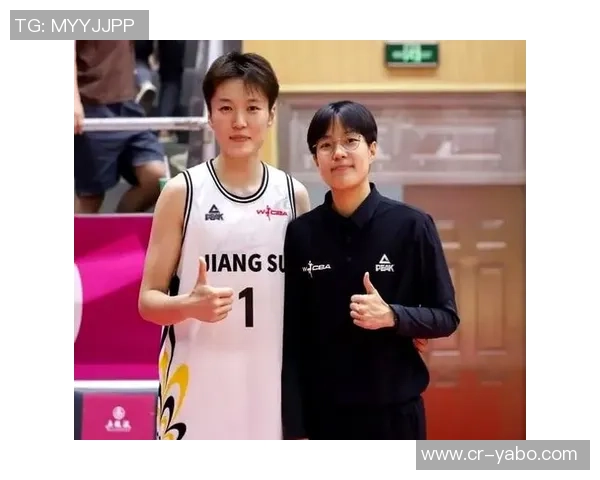 中国篮球之队祝福罗欣棫生日快乐愿你在时光中不断成长绽放光彩如棫树般挺拔